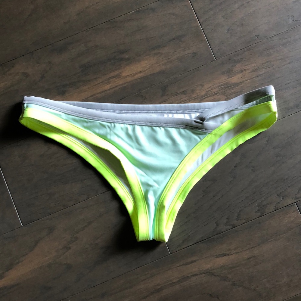 Colorblock cheeky bikini bottoms